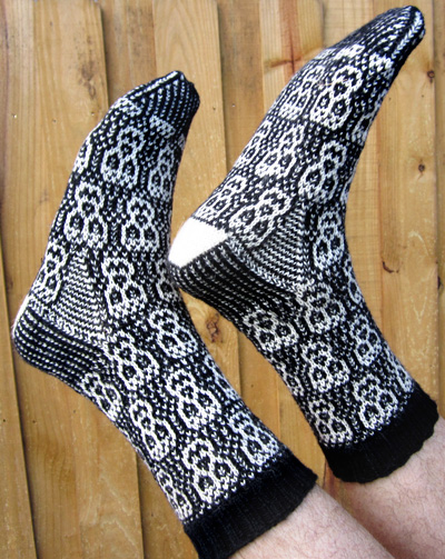 Pair-a-normal socks: Knitty Deep Fall 2012