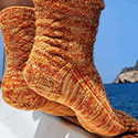 Diagonally ribbed socks with attractive patterning at the back and heel