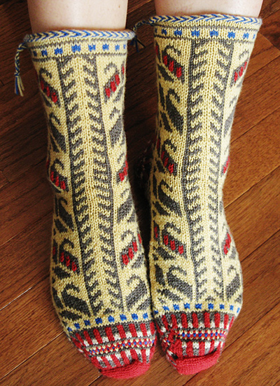 Bosnian Slipper Socks {Ethnic Knitting Adventures] : Knitty First Fall 2011