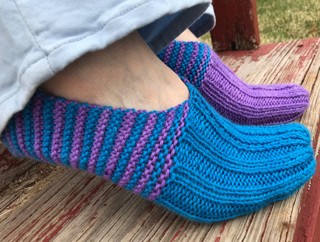 Adirondacks Slipper Socks Fairisle Free Knitting Pattern - Knitting Bee