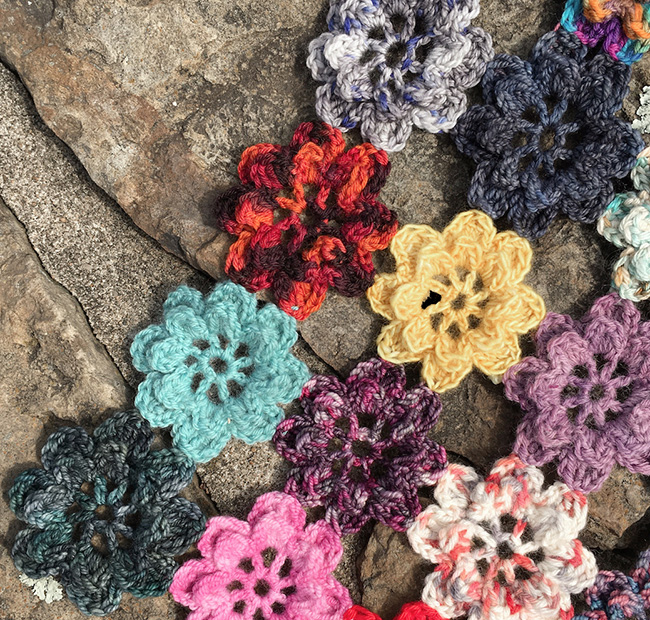 Reluctant Entertainer - CROCHET FLOWER BOUQUETbeautiful for spring or  Mother's Day! Get the pattern (affiliate link)