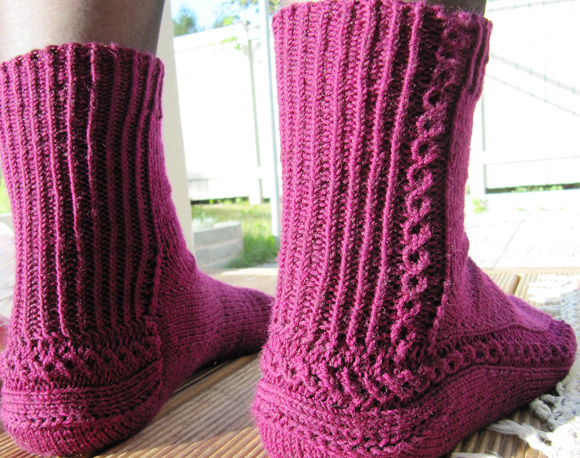 Ornamental sock : Knitty Spring+Summer 2011