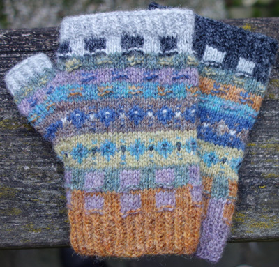 Zazie fingerless mitts: Knitty.com - Winter 2015