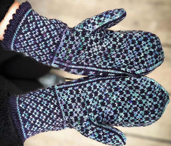 Folky Gloves, A Primitive, Folk Art Glove Pattern by Raven's Haven