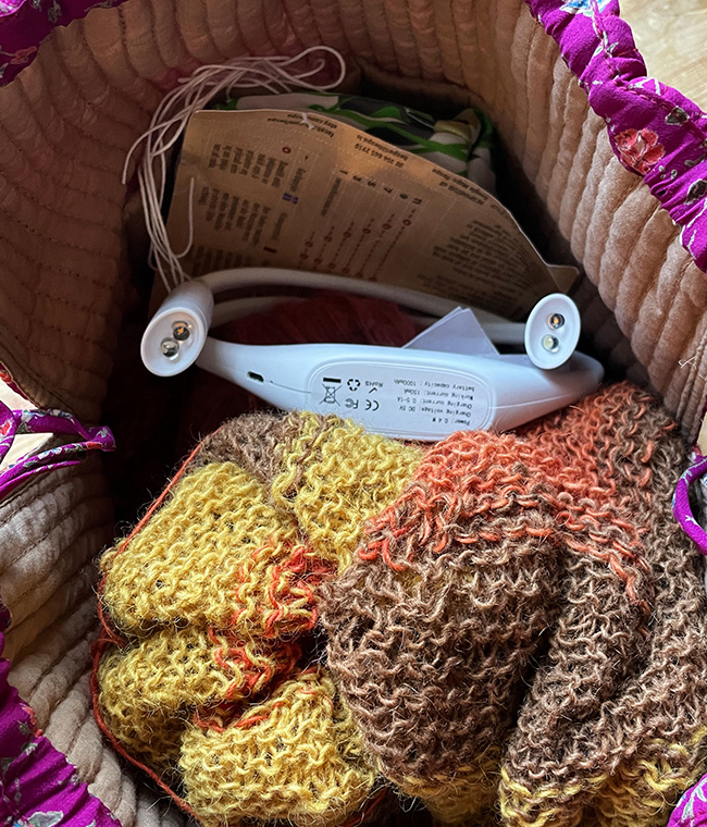 Let's dive into the lowdown on Learning to Knit with Purl Soho!  #productreview #learntoknit 